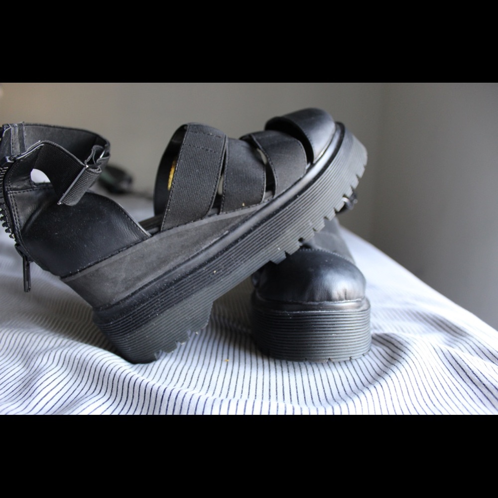 YRU Platform Sandal